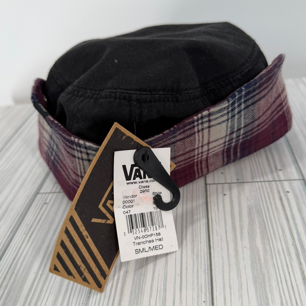 Vans Reversible Trenches Black Plaid Flannel Ear Flap Cap Women's Size SM NEW - Picture 8 of 15